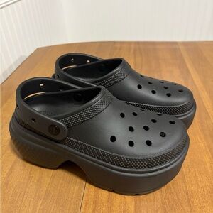 Iconic Stomp Clog Crocs in Black Unisex Women’s 9 and Men’s 7 NWT